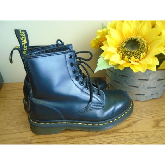 Dr Marten's Doc Marten's 1460 combat boots size 8 Womens size 7 Mens - Picture 3 of 7